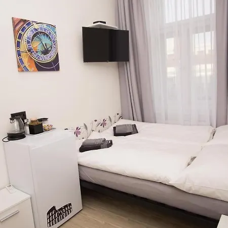 Apartment Continents Nearby Main Train And Bus Station Prague Exterior photo